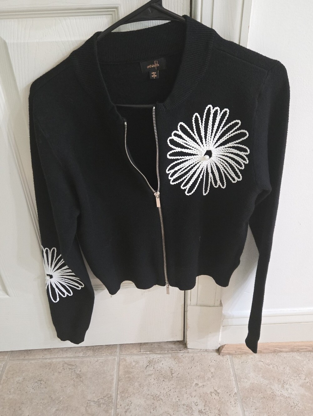 Black Floral Zip-Front Women's Jacket
